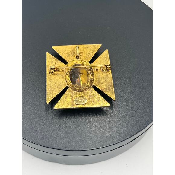 DIANE VON FURSTENBERG Vintage Goldtone Crystal Maltese Cross
Pendant Brooch - Picture 10 of 10
